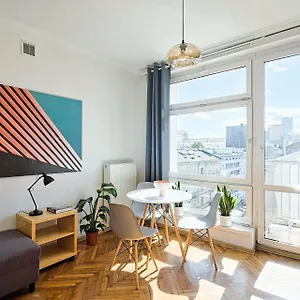urbannestgroup-nowogrodzka-8.warsawhotelspoland.com/